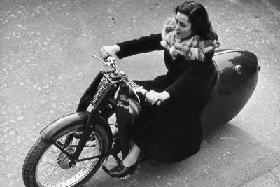 an-elegant-cycle-for-an-elegant-lady-1951-ducati-moto-futuro-milan-italy