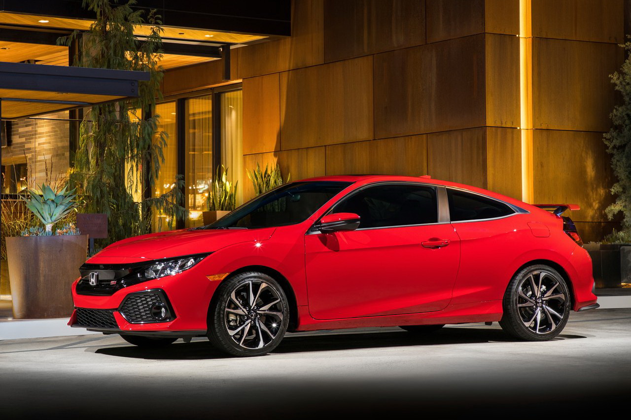 Honda Civic Si Coupe-the extensive remake of the 10th-generation Civic pl.....
