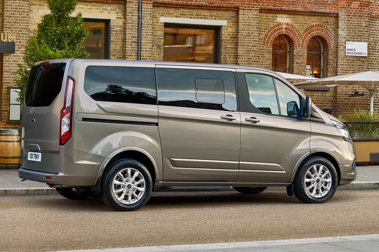 2018 Ford Tourneo CustomDelivers first class travel for