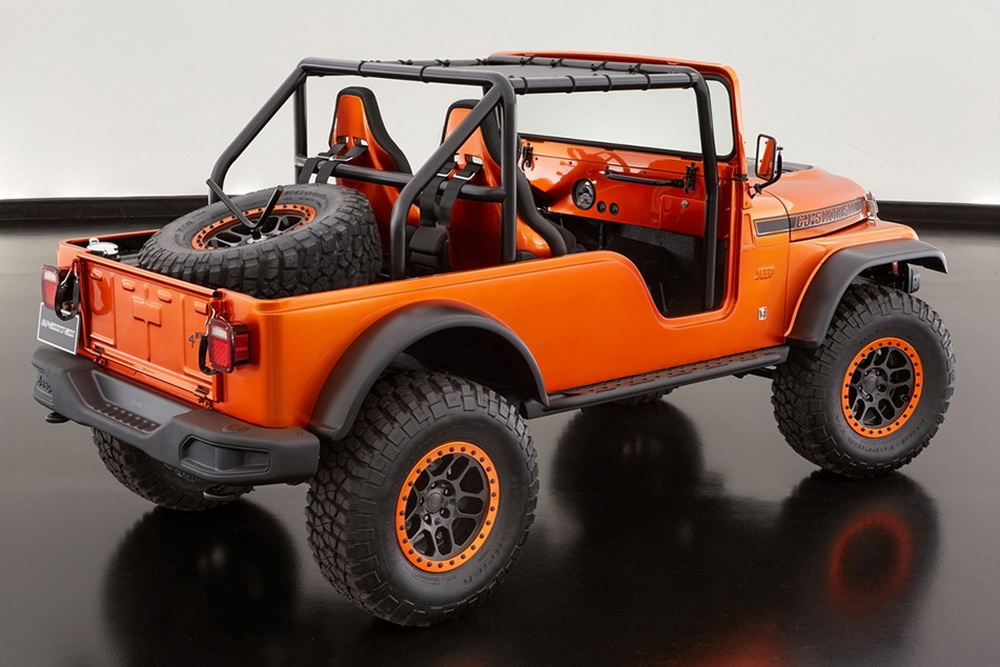 2017 Jeep CJ66- takes its name from the concept's 1966 Jeep Wrangler CJ  Tuxedo Park body with 2″ cropped from the windshield. – 
