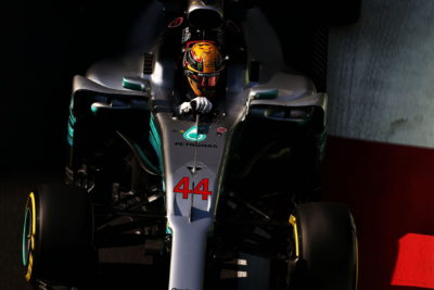 Arzerbaijan GP. Qualify-Hamilton hits back to claim pole position in Baku