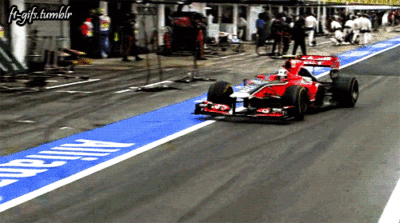 Hamilton pips Raikkonen to pole as engine fault leaves Vettel last