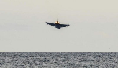 เครื่องบินรบร่วงลงทะเลเมดิเตอร์เรเนียน นักบินดีดตัวไม่ทันเสียชีวิตทันทีขณะโชว์ผาดโผนในอิตาลี