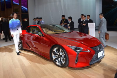 การจัดแสดงรถยนต์ของ โตโยต้า มอเตอร์ คอร์โปเรชั่น Toyota Motor Corporation (TMC) ภายในงาน โตเกียว มอเตอร์ โชว์ (8)