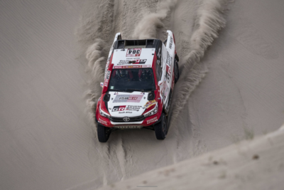 Peterhansel concedes Dakar victory hopes to Sainz