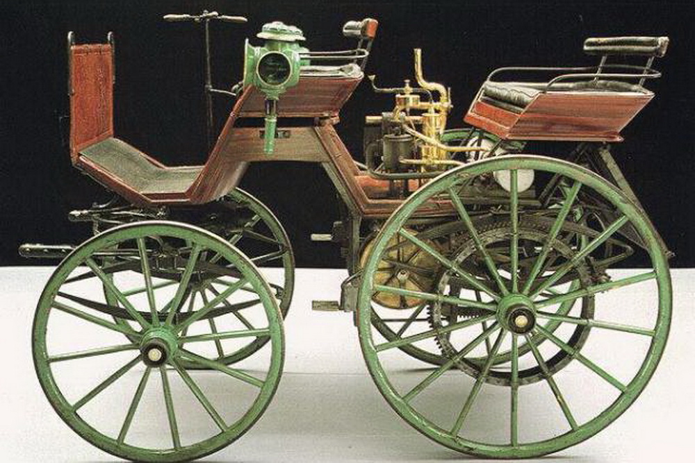 สัปดาห์นี้ในอดีต : 16-22 เมษายน-Gottlieb Daimler และ Willhelm Maybach ได้ตกลงร่วมมือกันสร้างเครื่องยนต์สันดาบภายในที่ให้รอบเครื่องสูง สำหรับติดตั้งในรถยนต์เป็นครั้งแรกเมื่อวันที่ 18 เมษายน ปี ค.ศ. 1882