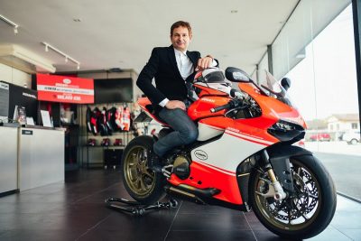 คันแรกของโลก Ducati 1199 Superleggera ซูเปอร์ไบค์สมรรถนะสุดล้ำราคา 4.09 ล้านบาท ใช้งานจริงวิ่งทะลุ 100,000 กม.!