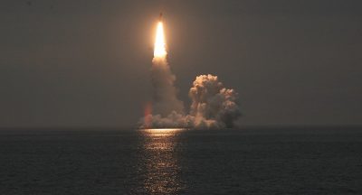 เรือดำน้ำ Yuri Dolgoruky ของรัสเซียทดสอบ ‘ระดมยิง’ ขีปนาวุธข้ามทวีปทีเดียว 4 ลูก