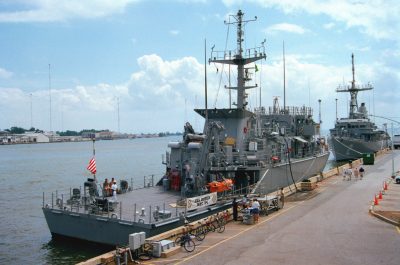 OSPREY CLASS Minehunter-เรือกวาดทุ่นระเบิดชายฝั่งของกองทัพเรือแห่งสหรัฐอเมริกา