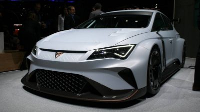 100% ELECTRIC CUPRA E-RACER WITH 680HP HITS TRACK FOR THE FIRST TIME