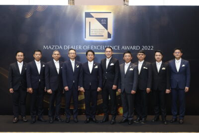 Mazda presents prestigious awards to dealers with best performance, able to build brand and win customers‘ hearts